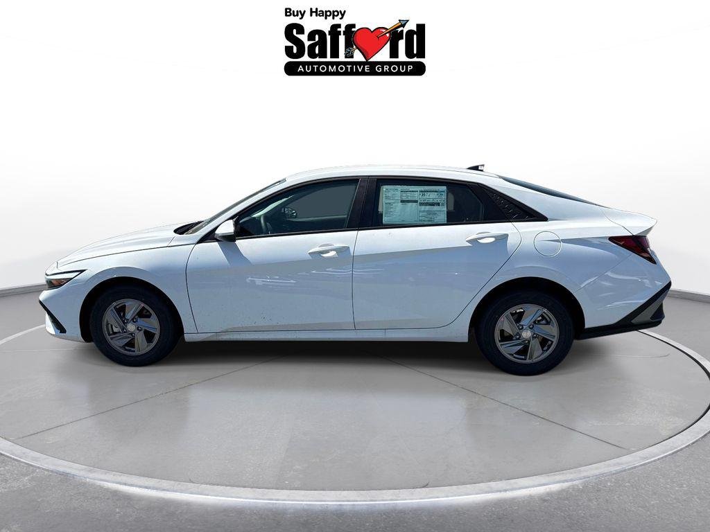 New 2026 White Hyundai SE image 3