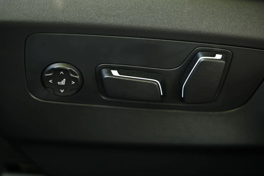 New 2027 Brooklyn Grey Metallic BMW 530i xDrive image 22