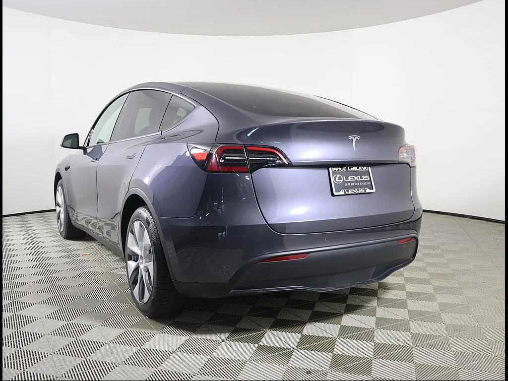 Used 2023 Midnight Silver Metallic Tesla Base image 4