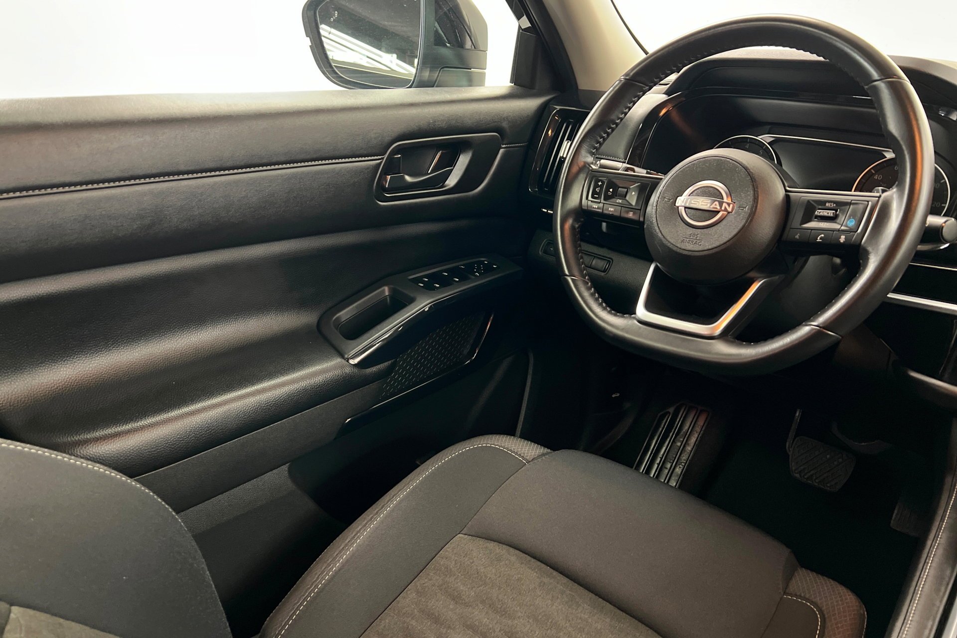 2024 Nissan Pathfinder SV - Photo 12