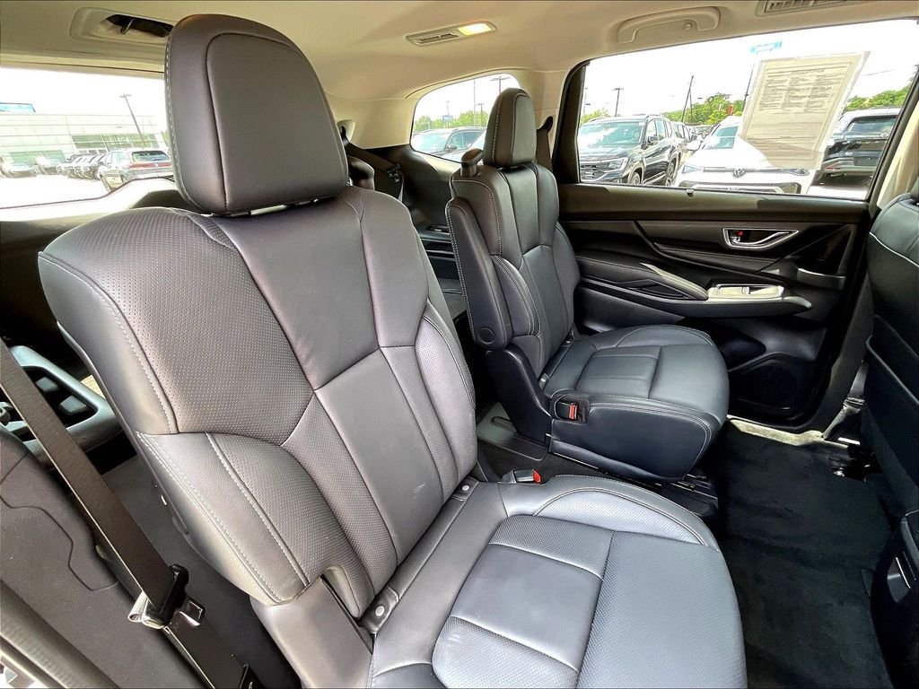 Used 2023 Ice Silver Metallic Subaru Limited image 15