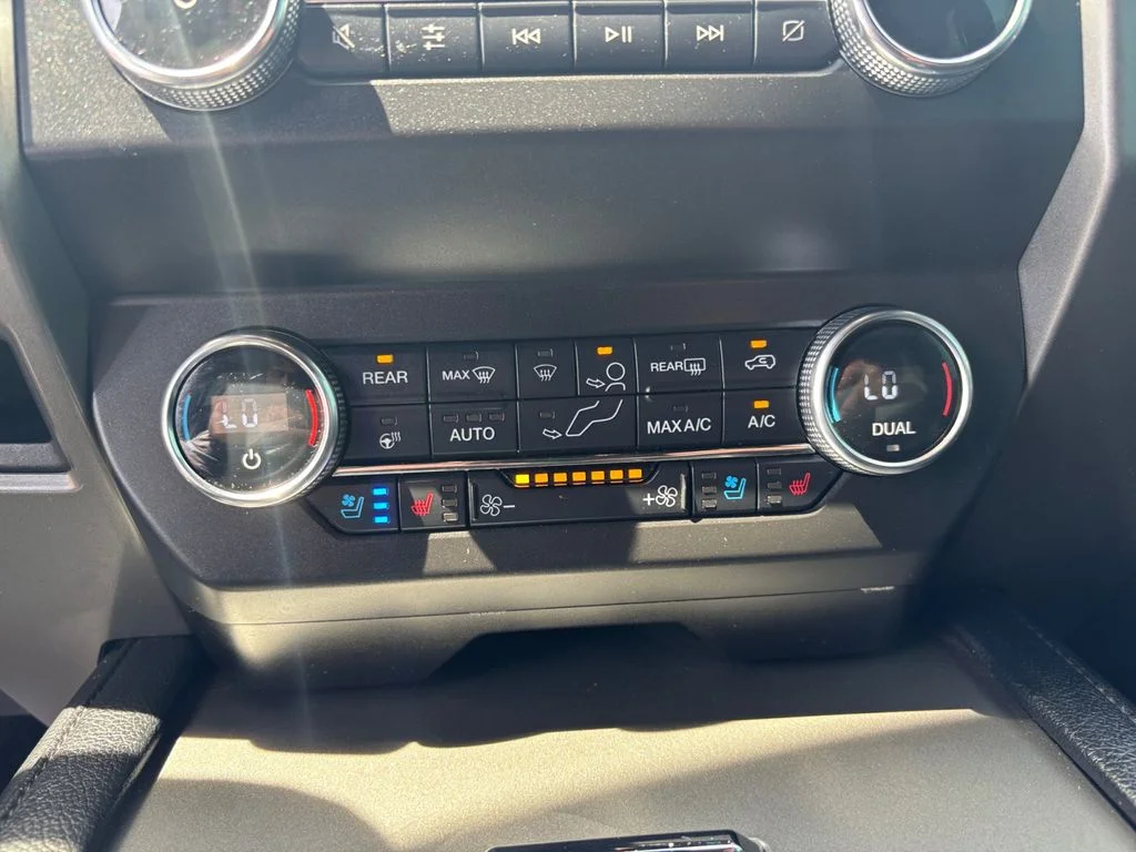 Used 2020 Black Ford XLT image 30