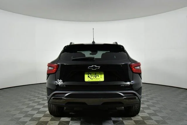 New 2026 Mosaic Black Metallic Chevrolet ACTIV image 12