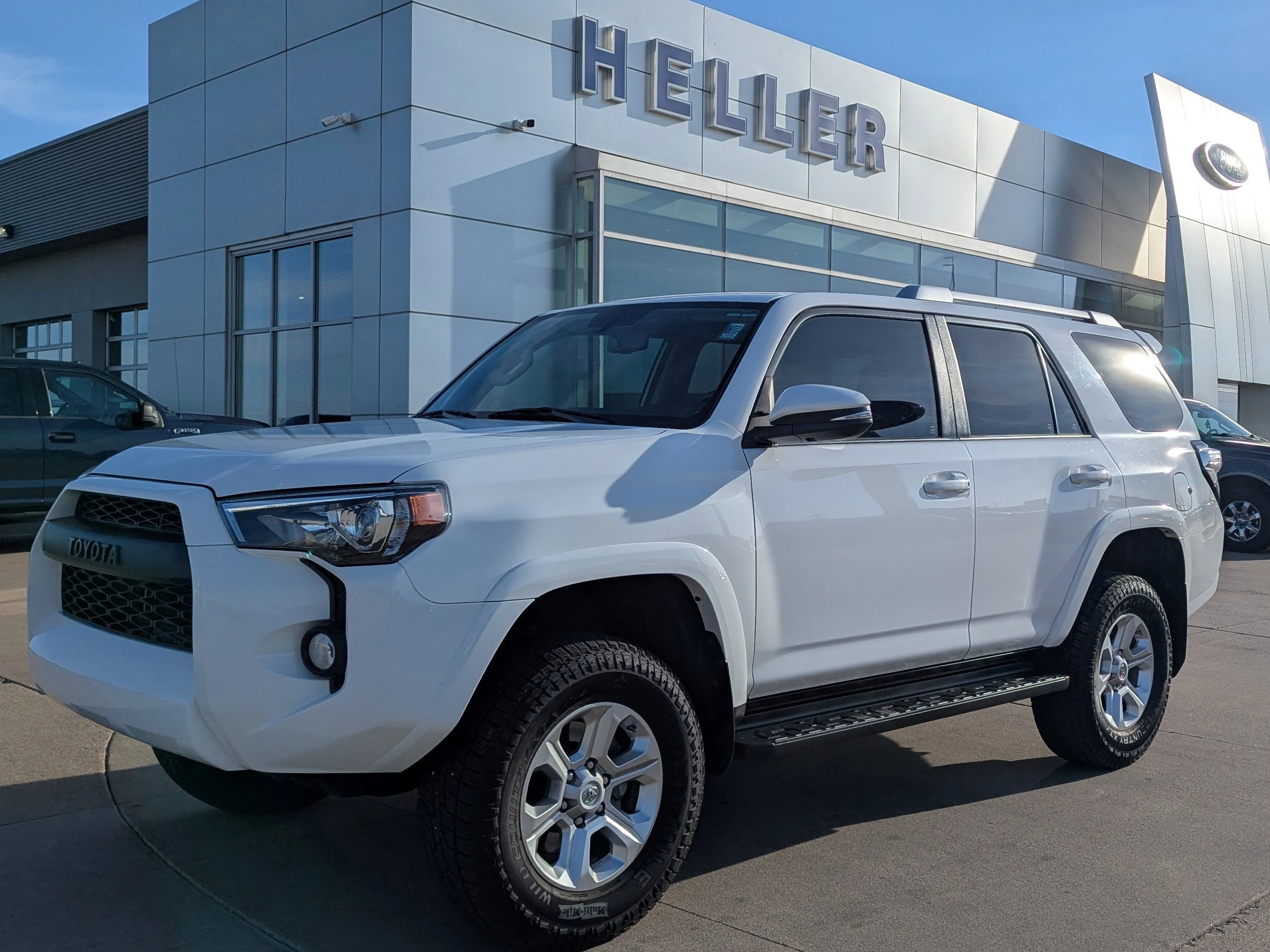 Used 2016 Super White Toyota SR5 Premium image 3