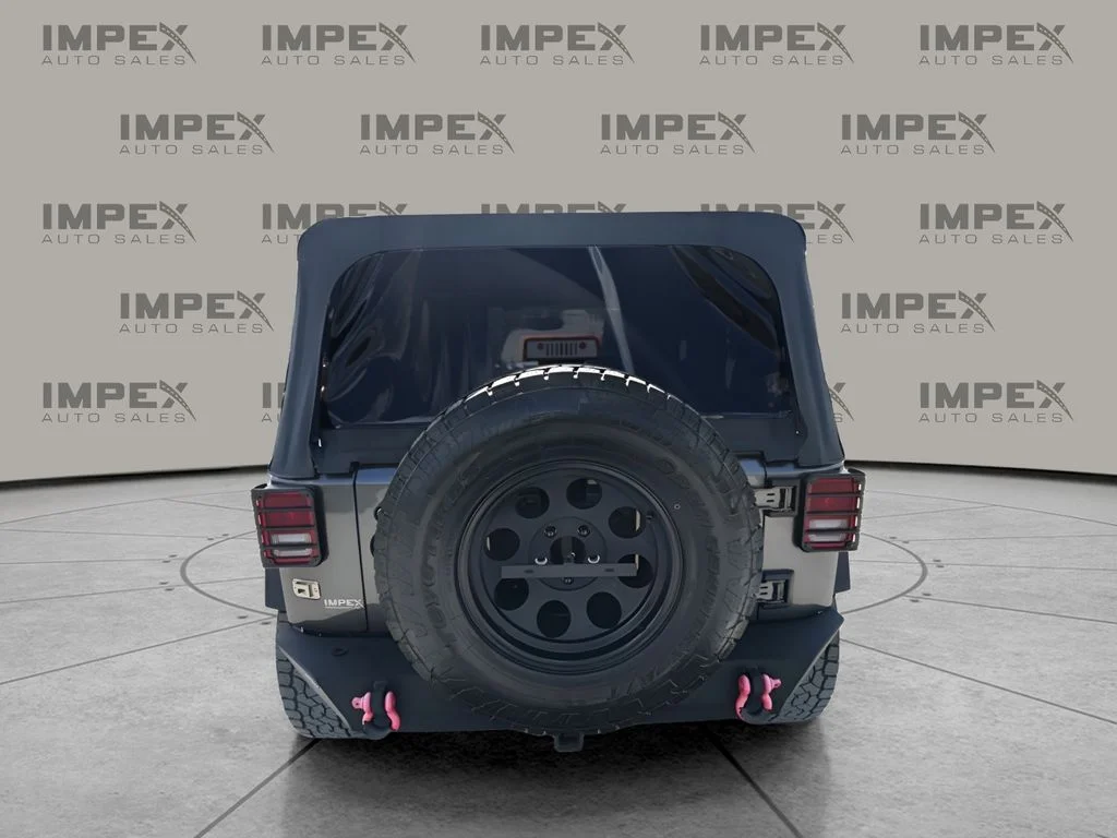 Used 2018 Gray Jeep Sport image 18