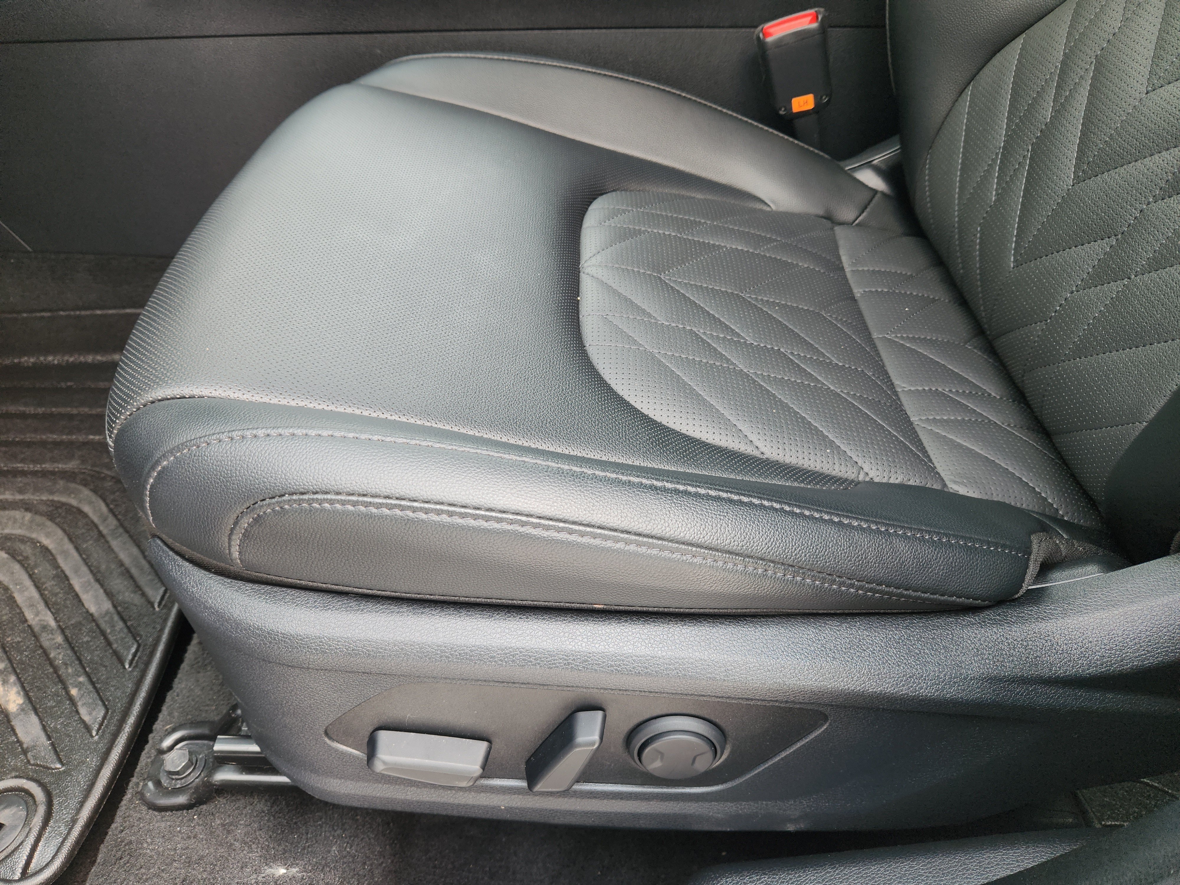 Used 2025 Sapphire Blue Kia X-Line image 26