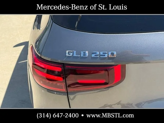 New 2026 Mountain Grey Metallic Mercedes-Benz GLB 250 image 4