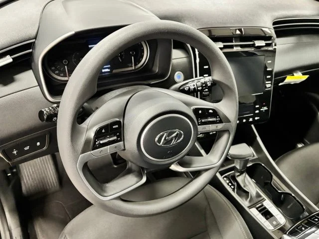 Used 2024 Black Hyundai SEL image 16