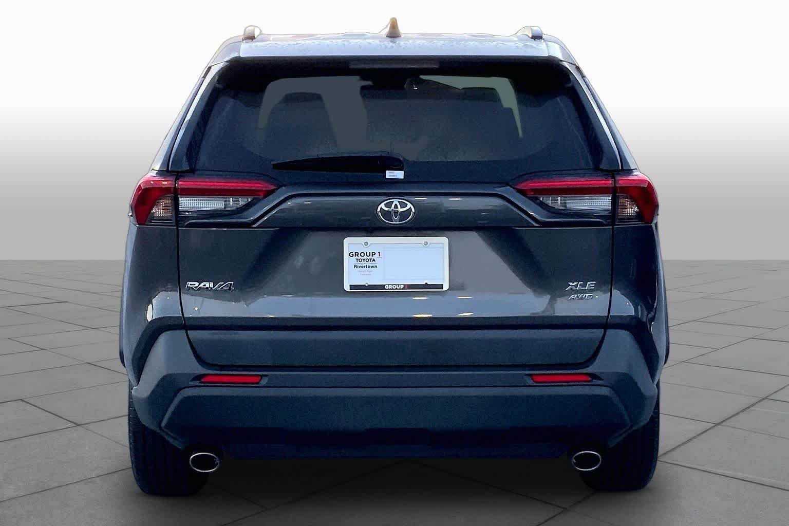 Used 2023 Magnetic Gray Metallic Toyota XLE image 5