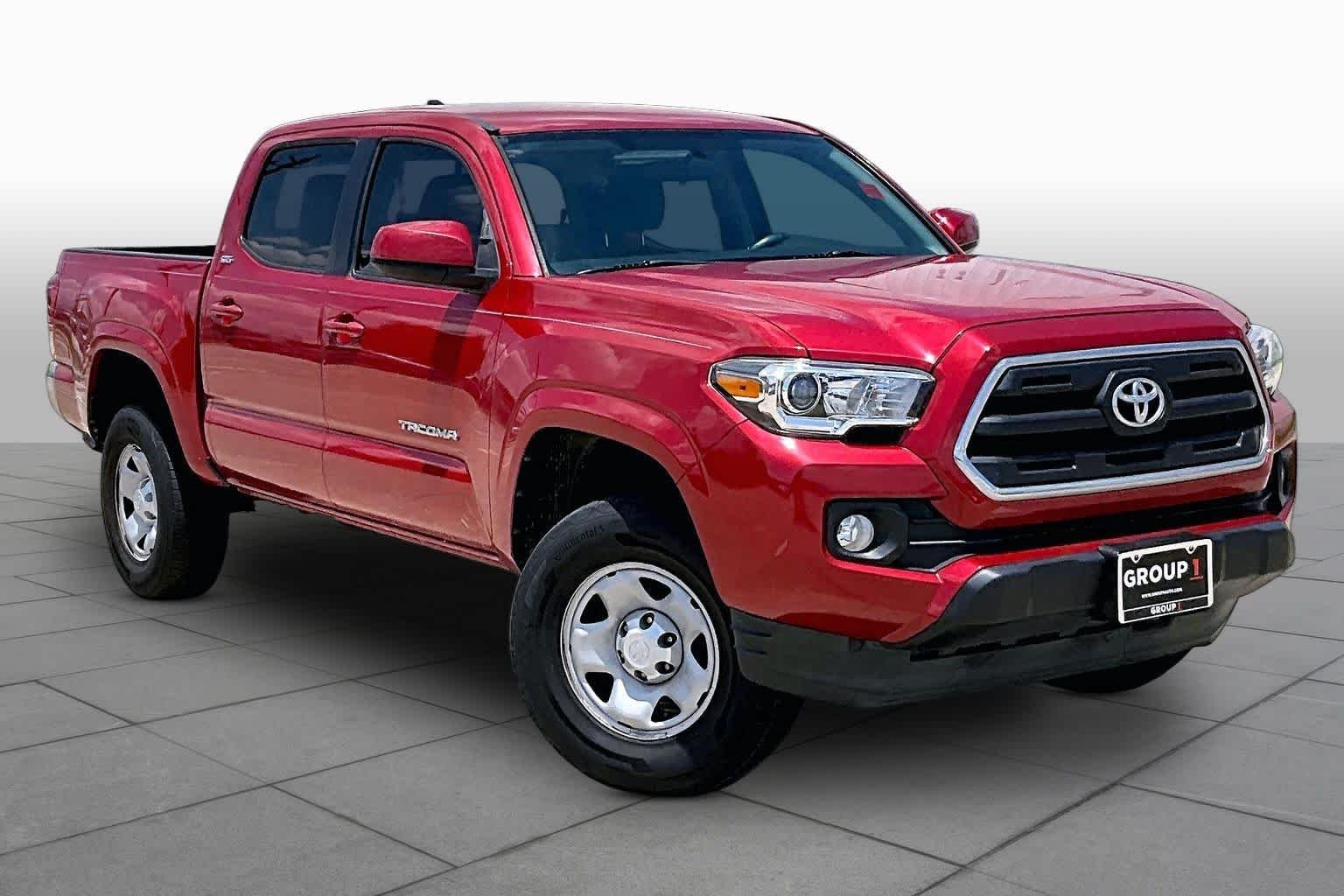 Used 2016 Barcelona Red Metallic Toyota SR5 image 3