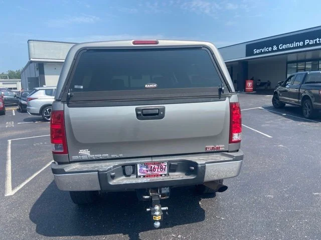 Used 2013 Gray GMC SLE image 5