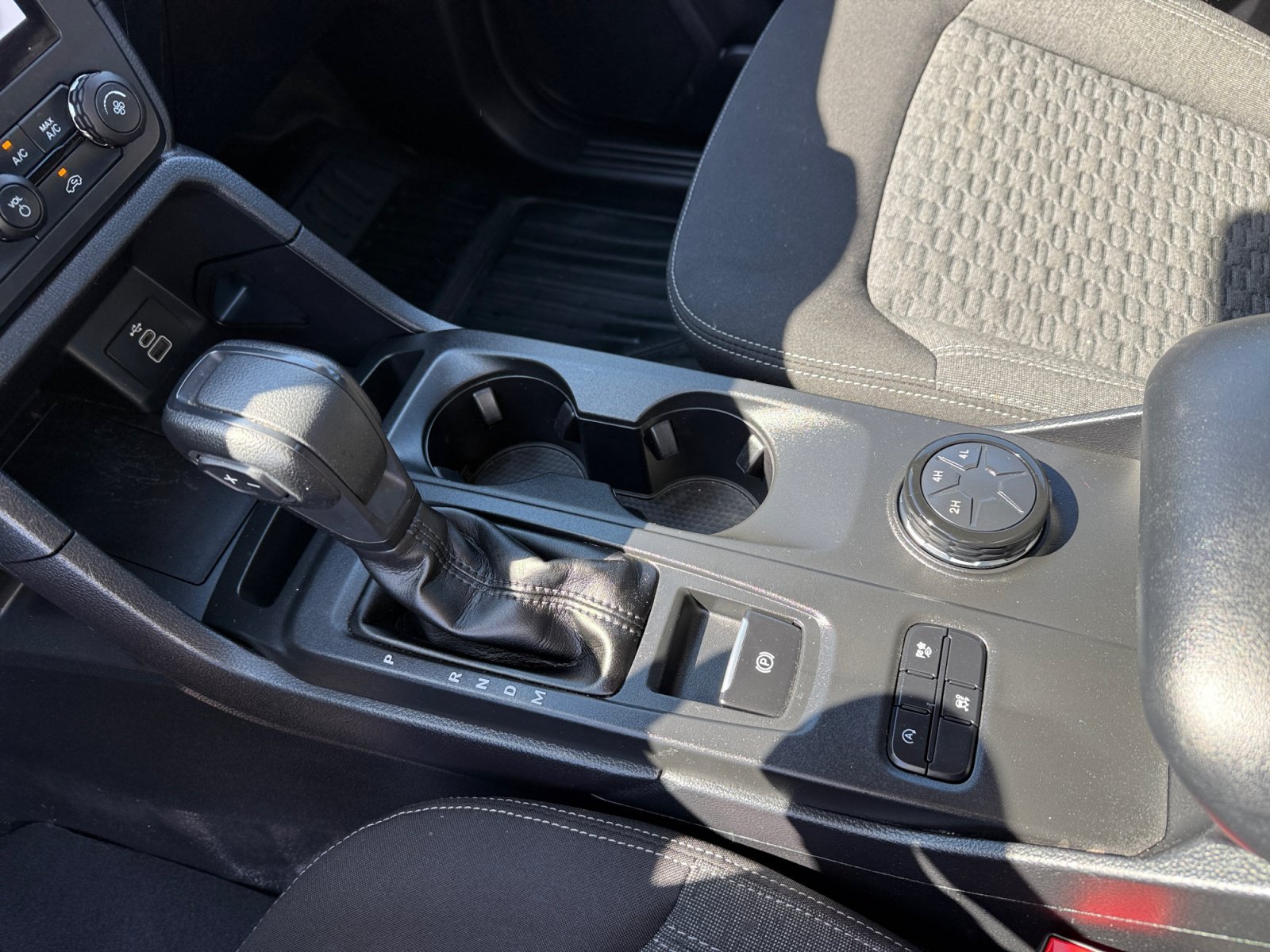 Used 2024 Oxford White Ford XL image 13