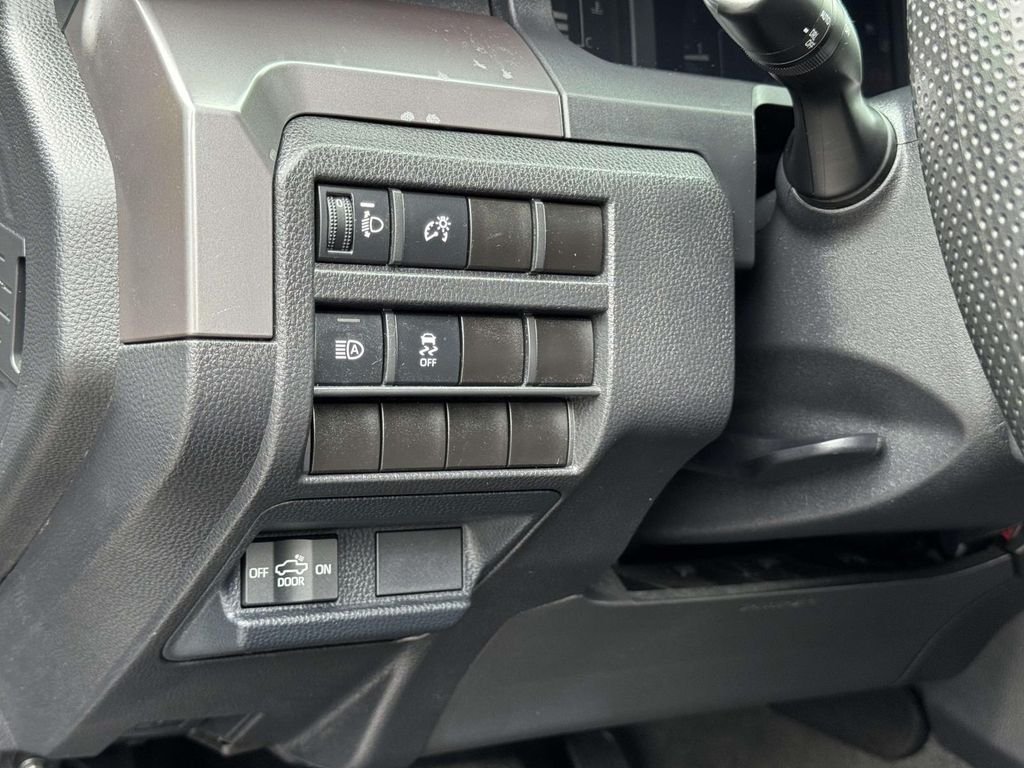 Used 2025  Toyota SR5 image 9