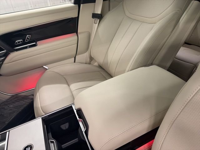 New 2026 Eiger Grey Land Rover SE image 37