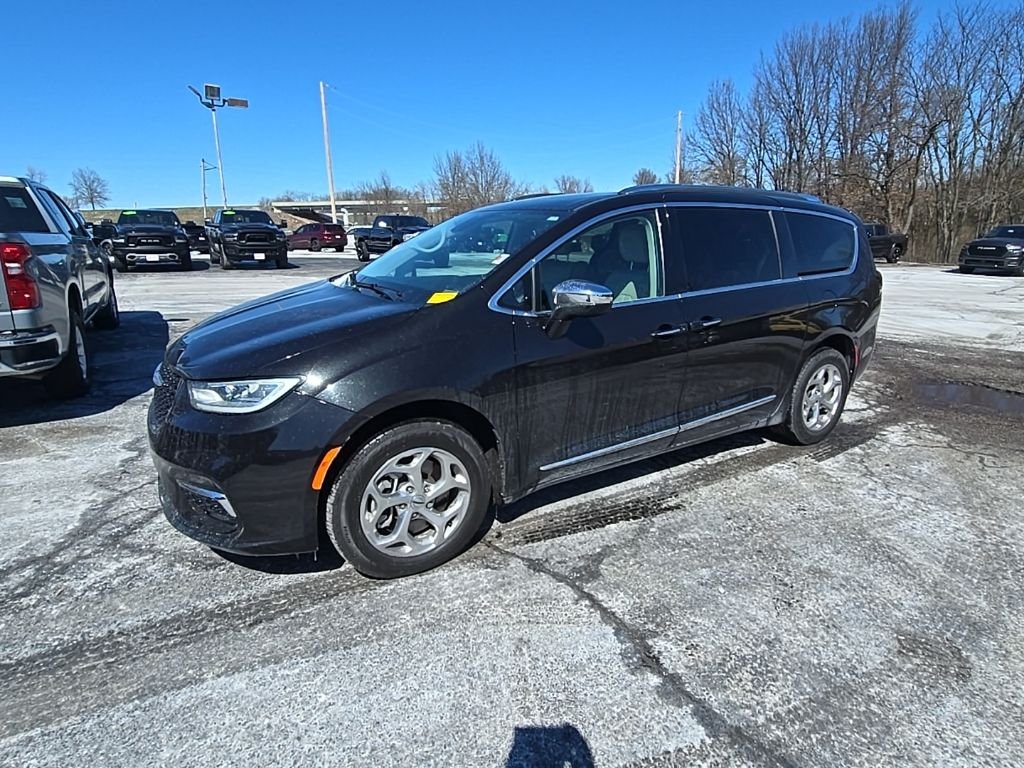 Used 2021 Chrysler Pacifica Limited with VIN 2C4RC3GG8MR595050 for sale in Kansas City