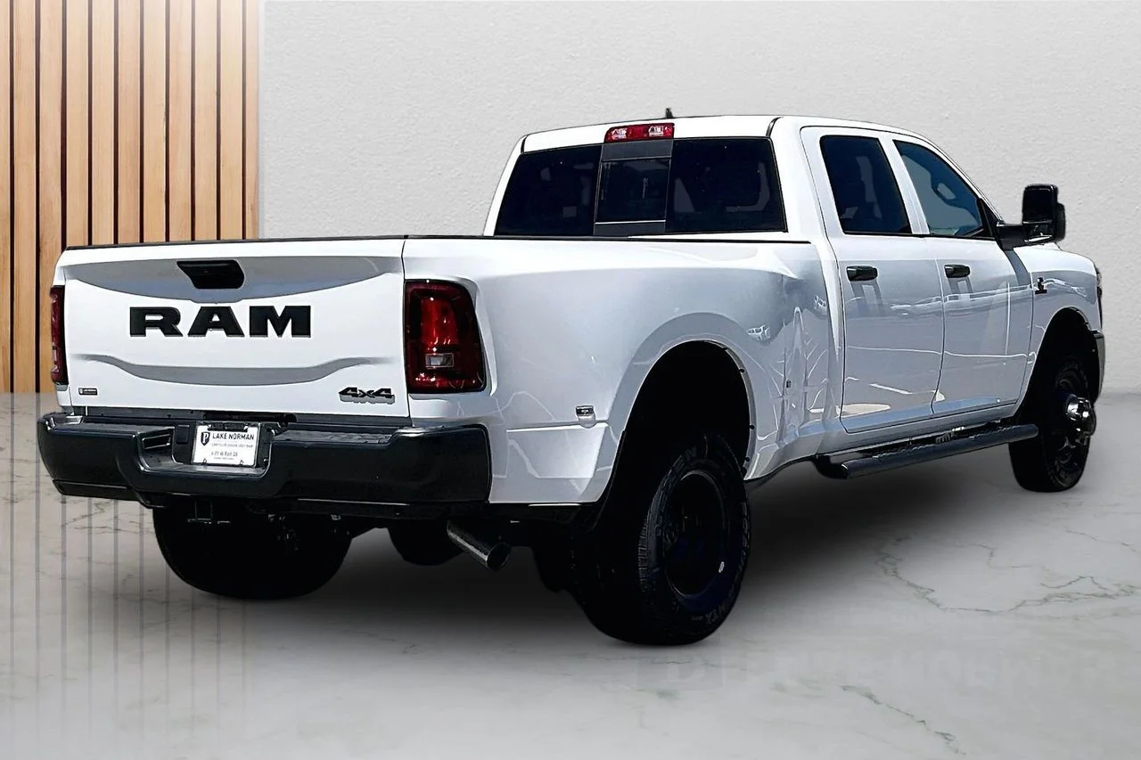 New 2026 Bright White Clear-Coat Exterior Paint RAM Tradesman image 9