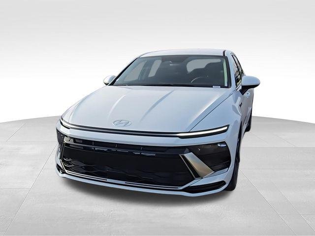 New 2026 White Hyundai SEL Sport image 3