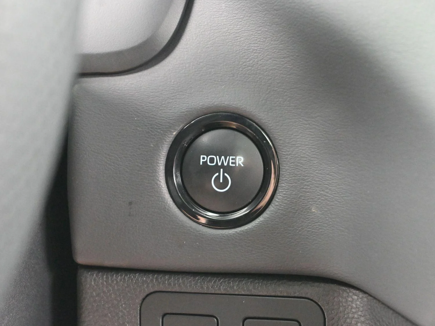 Used 2025 Magnetic Gray Metallic Toyota Platinum Hybrid image 27