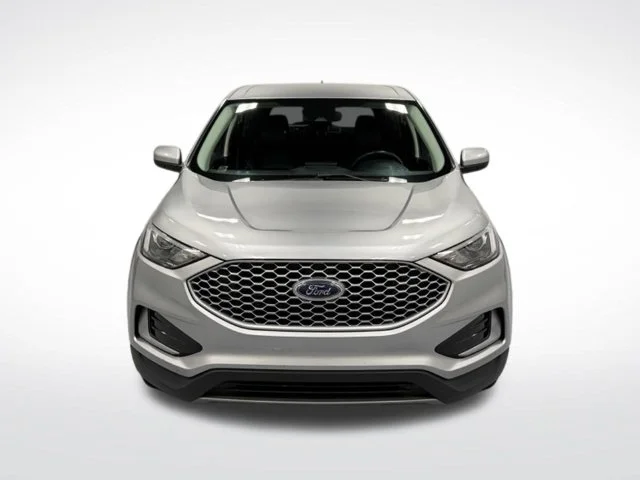 Used 2024 Silver Ford SEL image 3