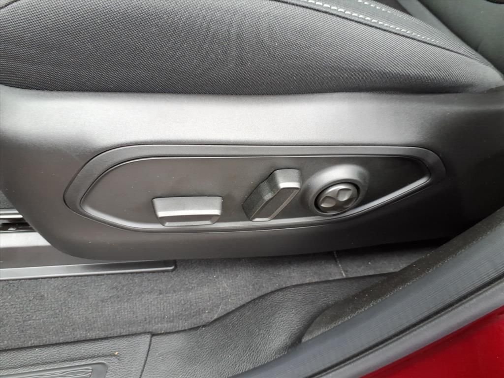 Used 2025 Red Jeep Laredo image 11