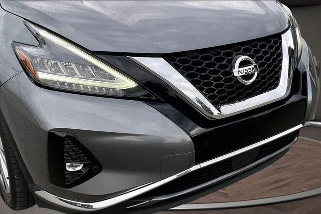 Used 2021 Gray Nissan SL image 26