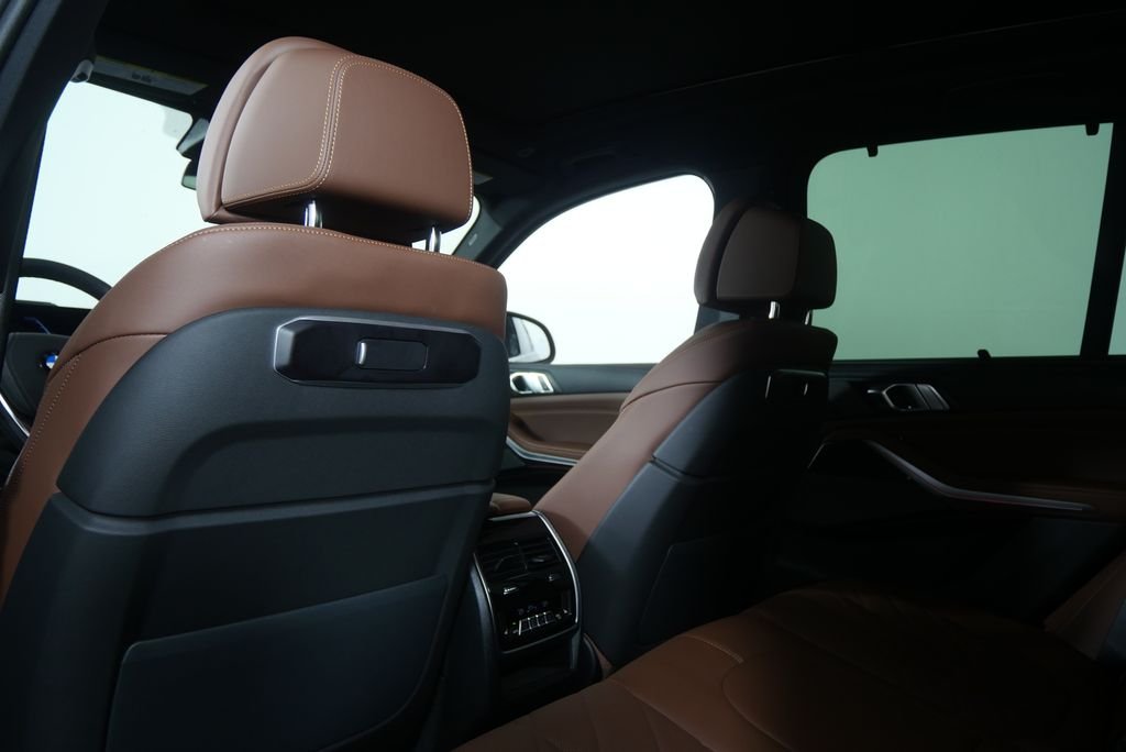 New 2026 Dravit Grey Metallic BMW xDrive40i image 16