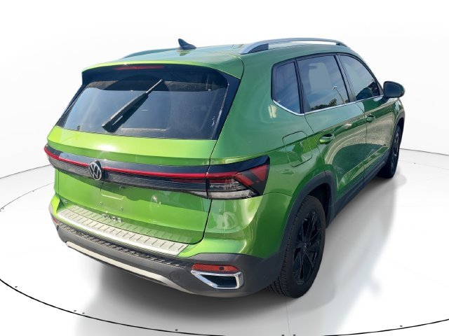 Used 2025 Green Volkswagen 1.5T SE image 5