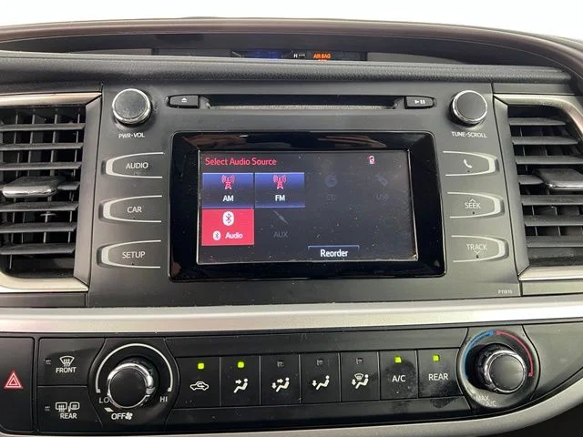 Used 2019 White Toyota LE image 23