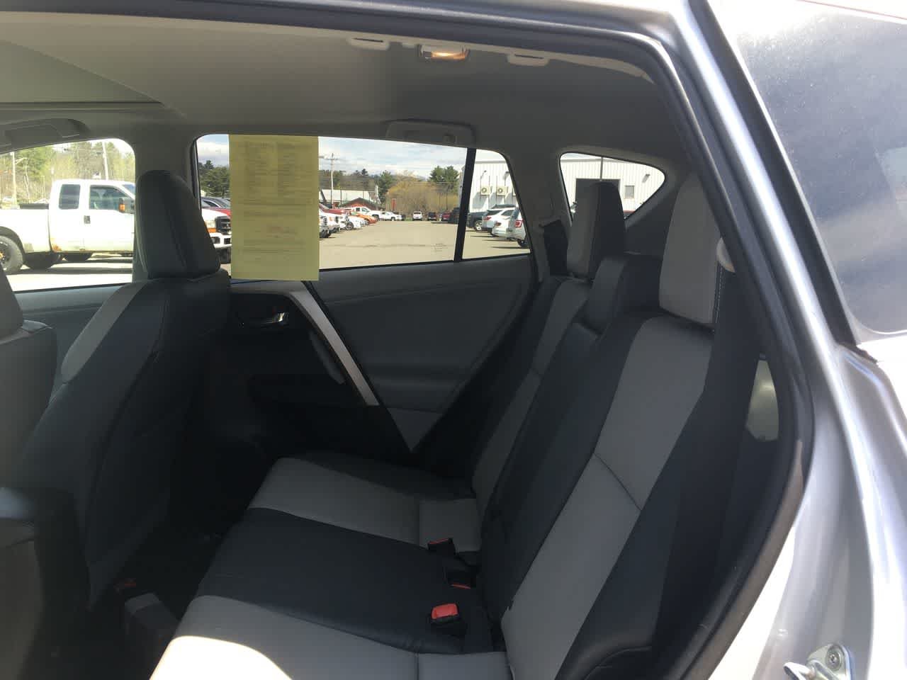 Used 2013  Toyota Limited image 16