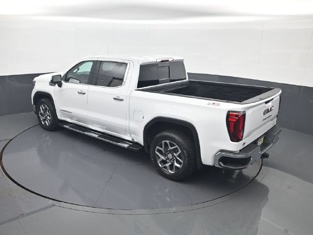 2023 GMC Sierra 1500 SLT - Photo 19