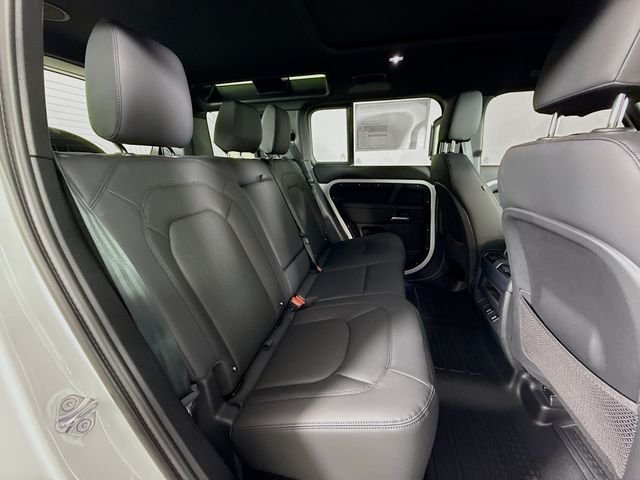 New 2026 Fuji White Land Rover X-Dynamic SE image 29