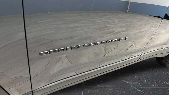 New 2026 Baltic Gray Metallic Clear-Coat Exterior Paint Jeep Altitude image 40