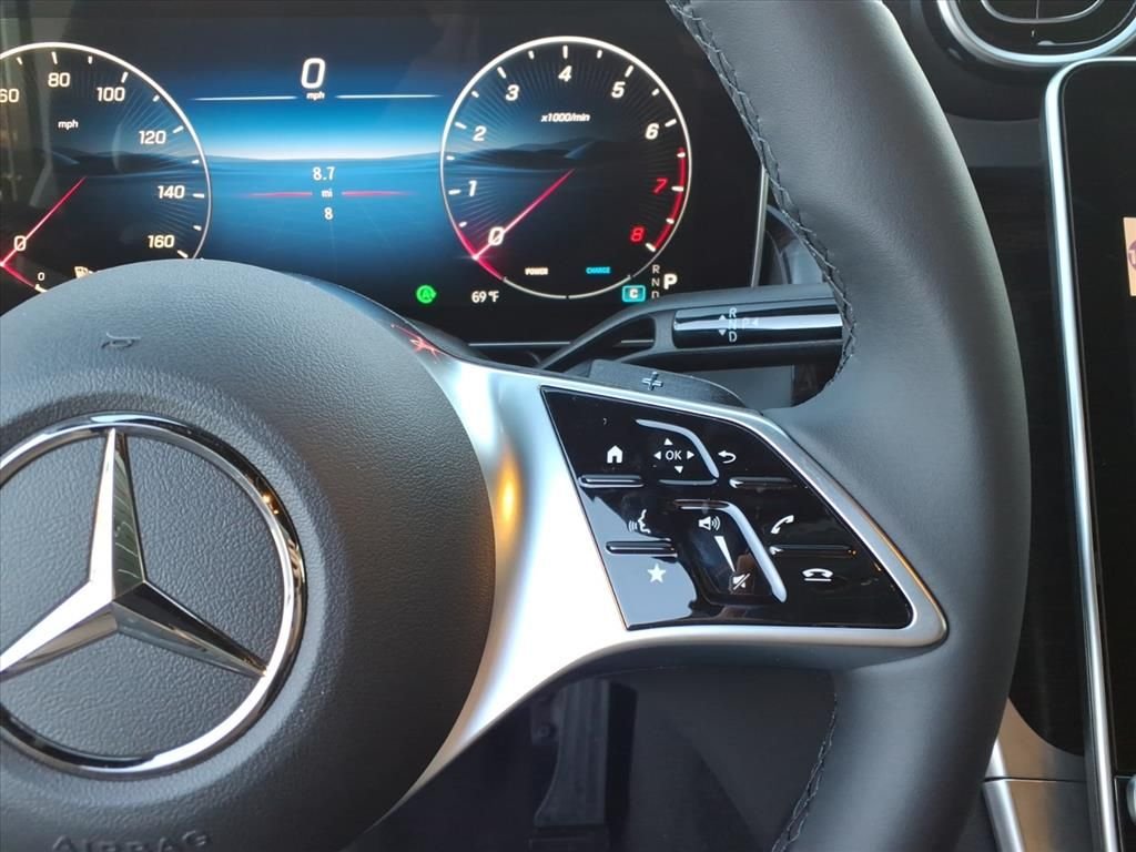 Used 2026 Polar White Mercedes-Benz GLC 300 image 21