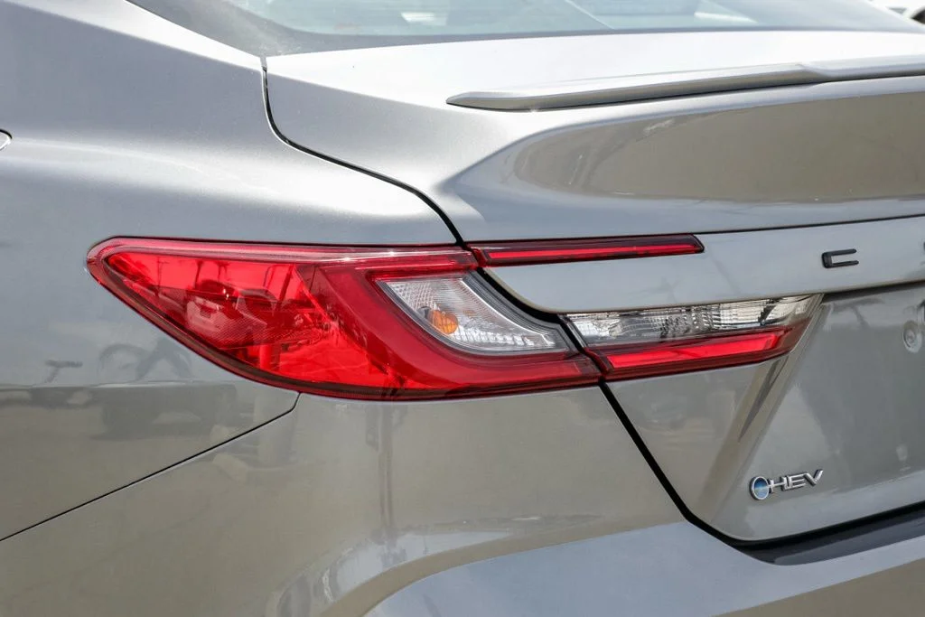 Used 2025  Toyota SE image 6