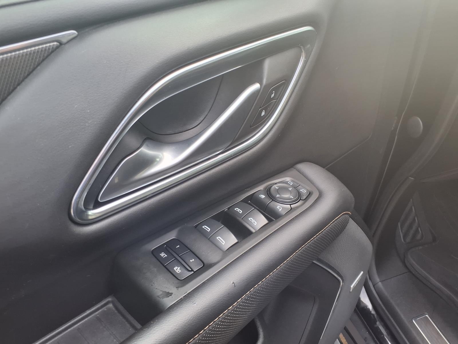 2022 GMC Yukon photo 18 of 28