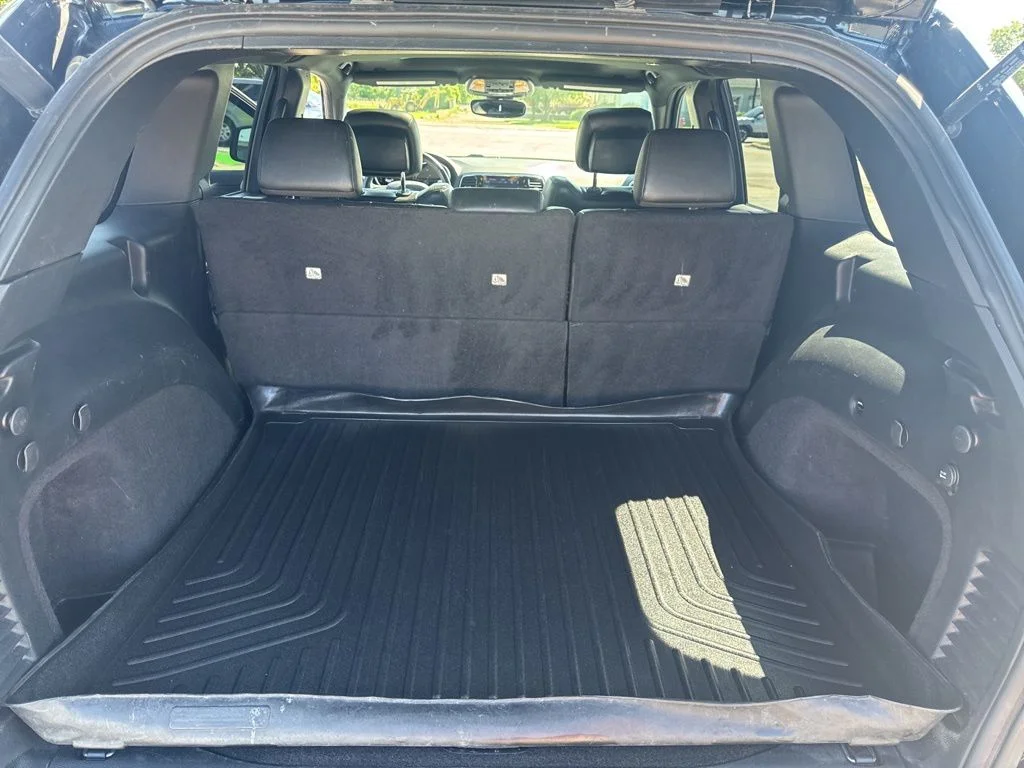 Certified Used 2019 Diamond Black Jeep Altitude image 43