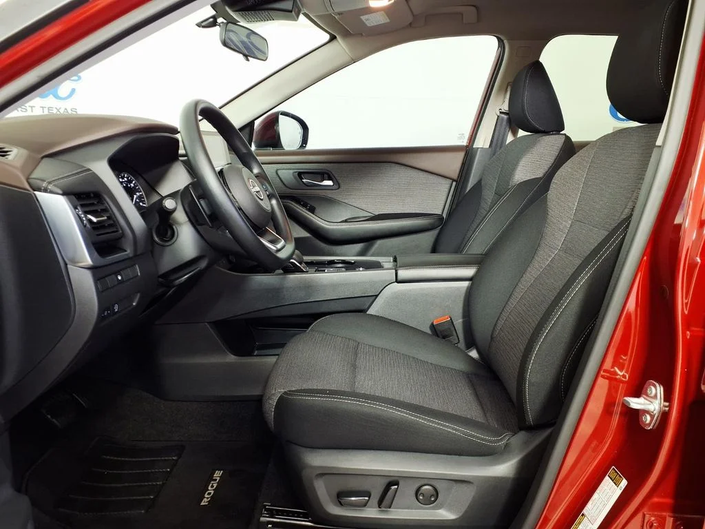 Used 2023 Red Nissan SV image 8