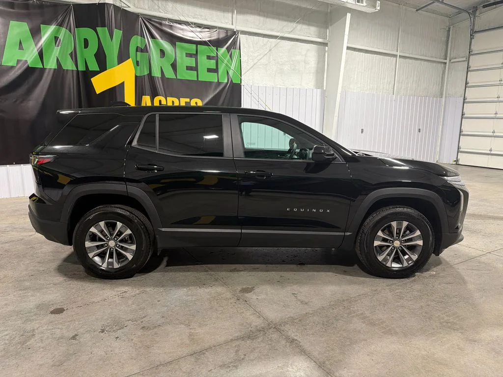 Used 2026 Mosaic Black Metallic Chevrolet AWD LT image 4