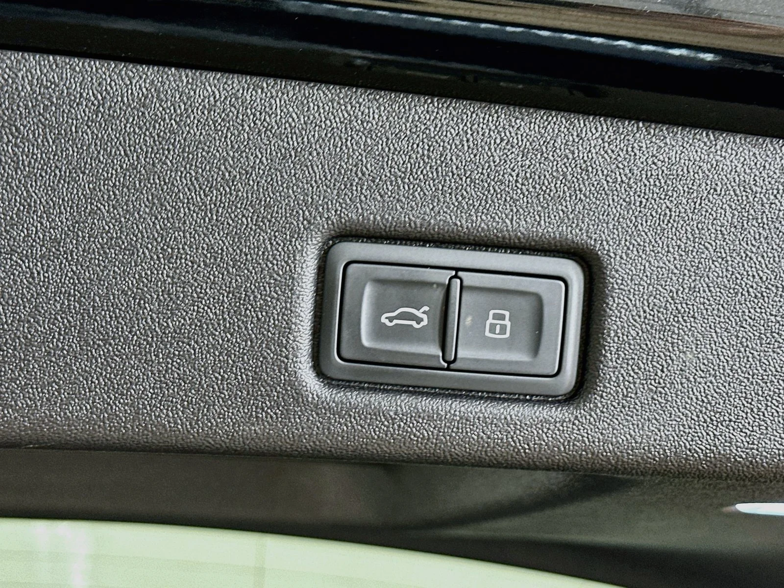 Used 2025 Black Audi  image 39