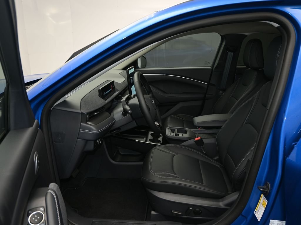 2025 Ford Mustang Mach-E Premium - Photo 13