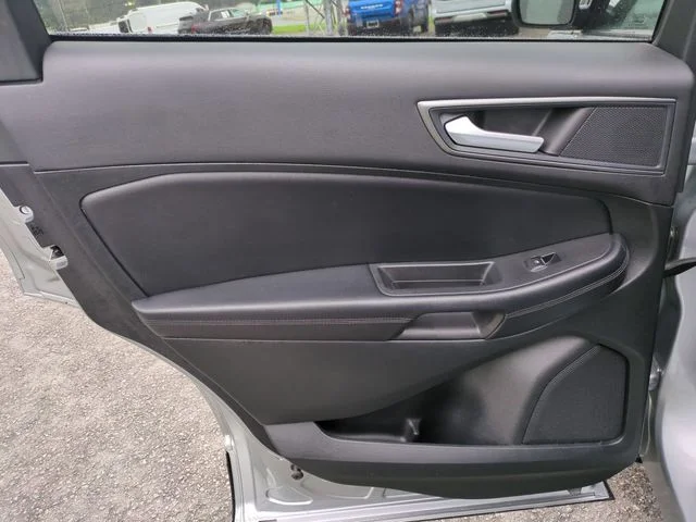 Used 2024 Silver Ford SE image 26
