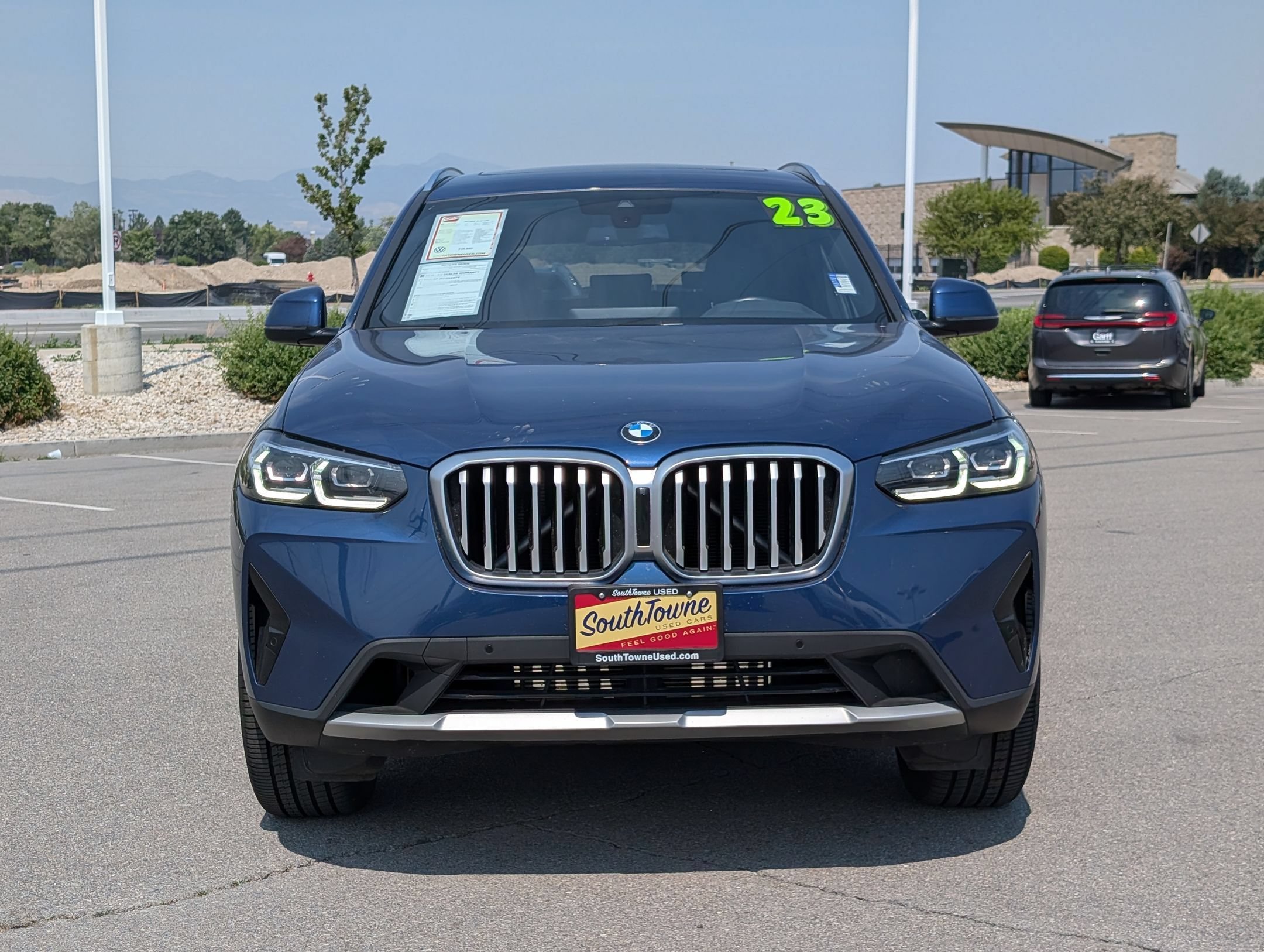 Used 2023 Phytonic Blue Metallic BMW xDrive30i image 9