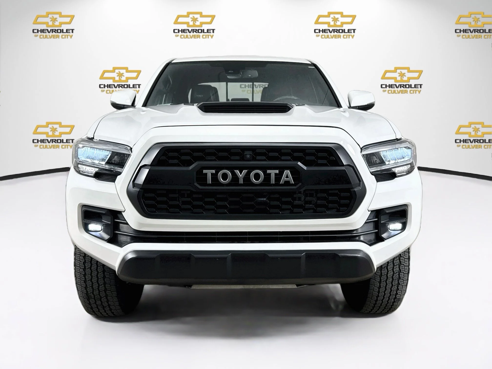 Used 2023  Toyota SR image 2