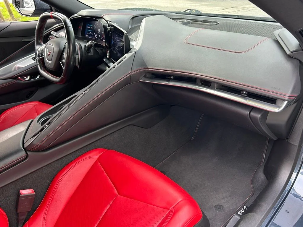 Used 2021 Gray Chevrolet Stingray image 39
