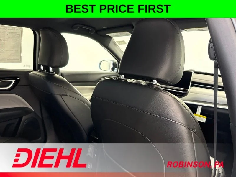 New 2026 Diamond Black Crystal Pearl-Coat Exterior Paint Jeep Limited image 13