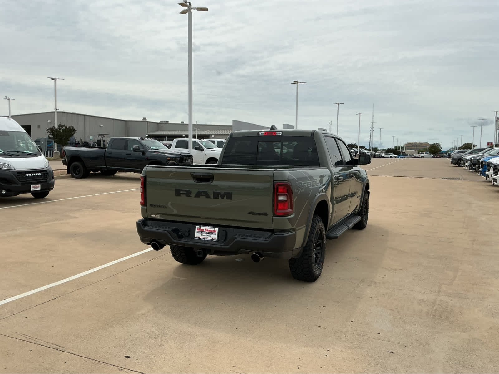 2026 RAM 1500 Rebel - Photo 8