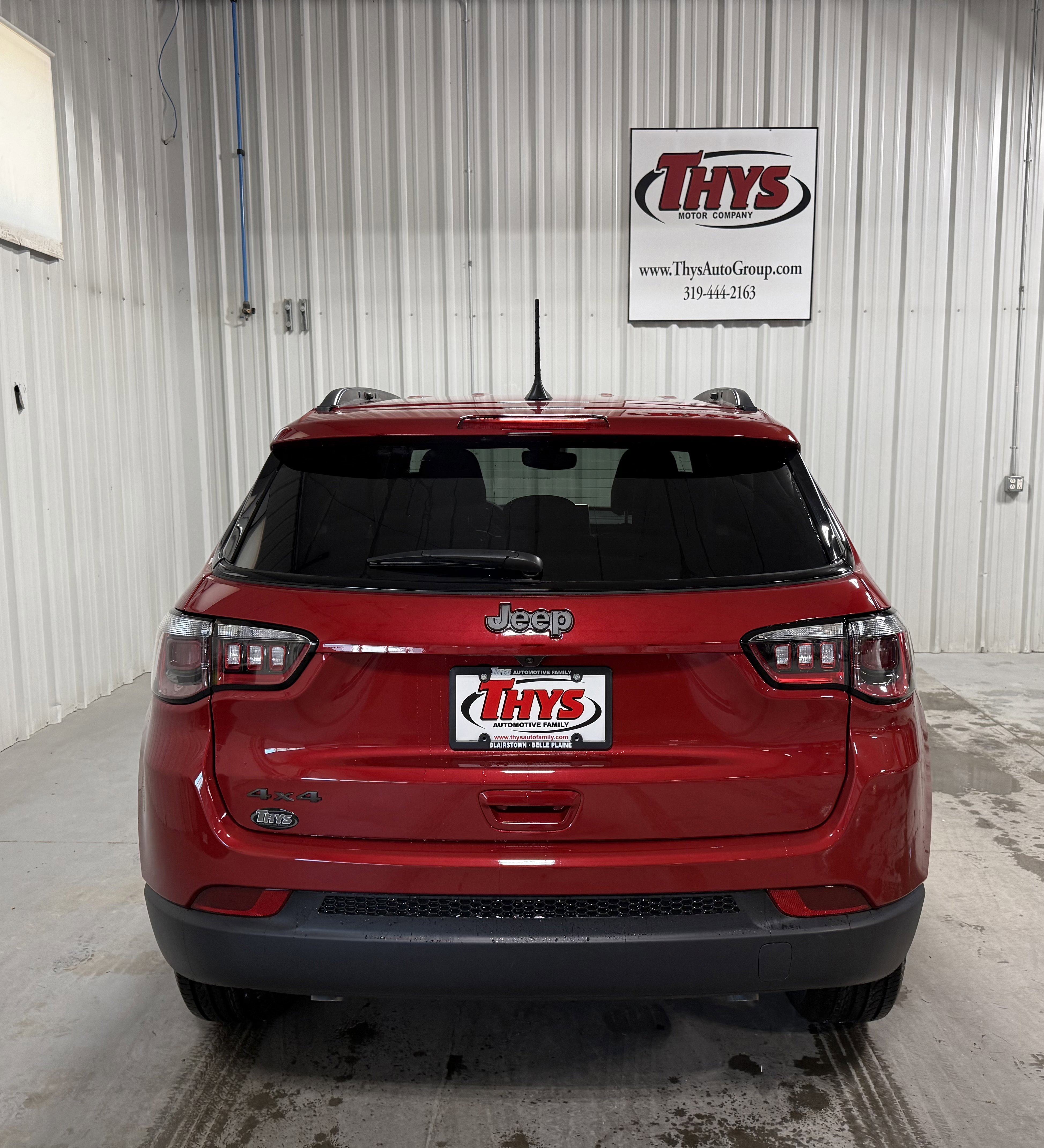 New 2026 Red Hot Pearlcoat Jeep Latitude Altitude image 4
