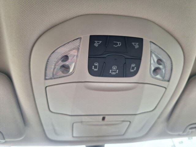 Used 2024 Bright White Clearcoat Chrysler Touring L image 17