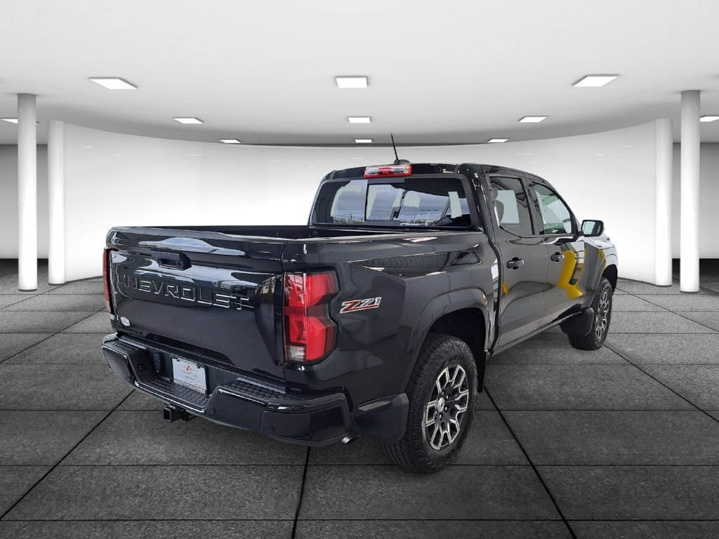 2026 Chevrolet Colorado Z71 Crew Cab Pickup Slide 3