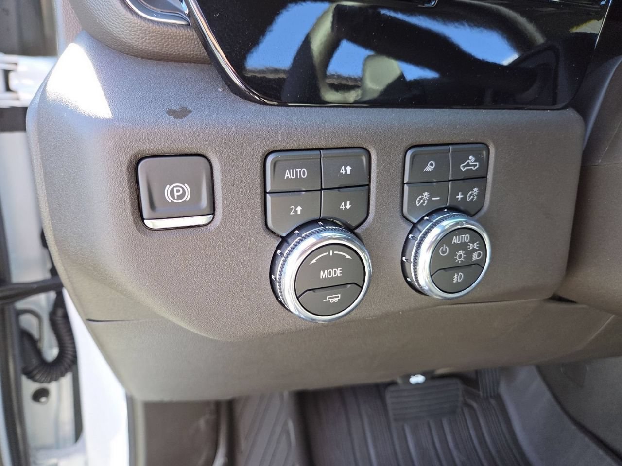 2026 GMC Sierra 1500 SLT - Photo 6